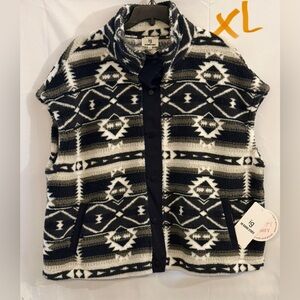 Women’s Black and White Patterned Vest